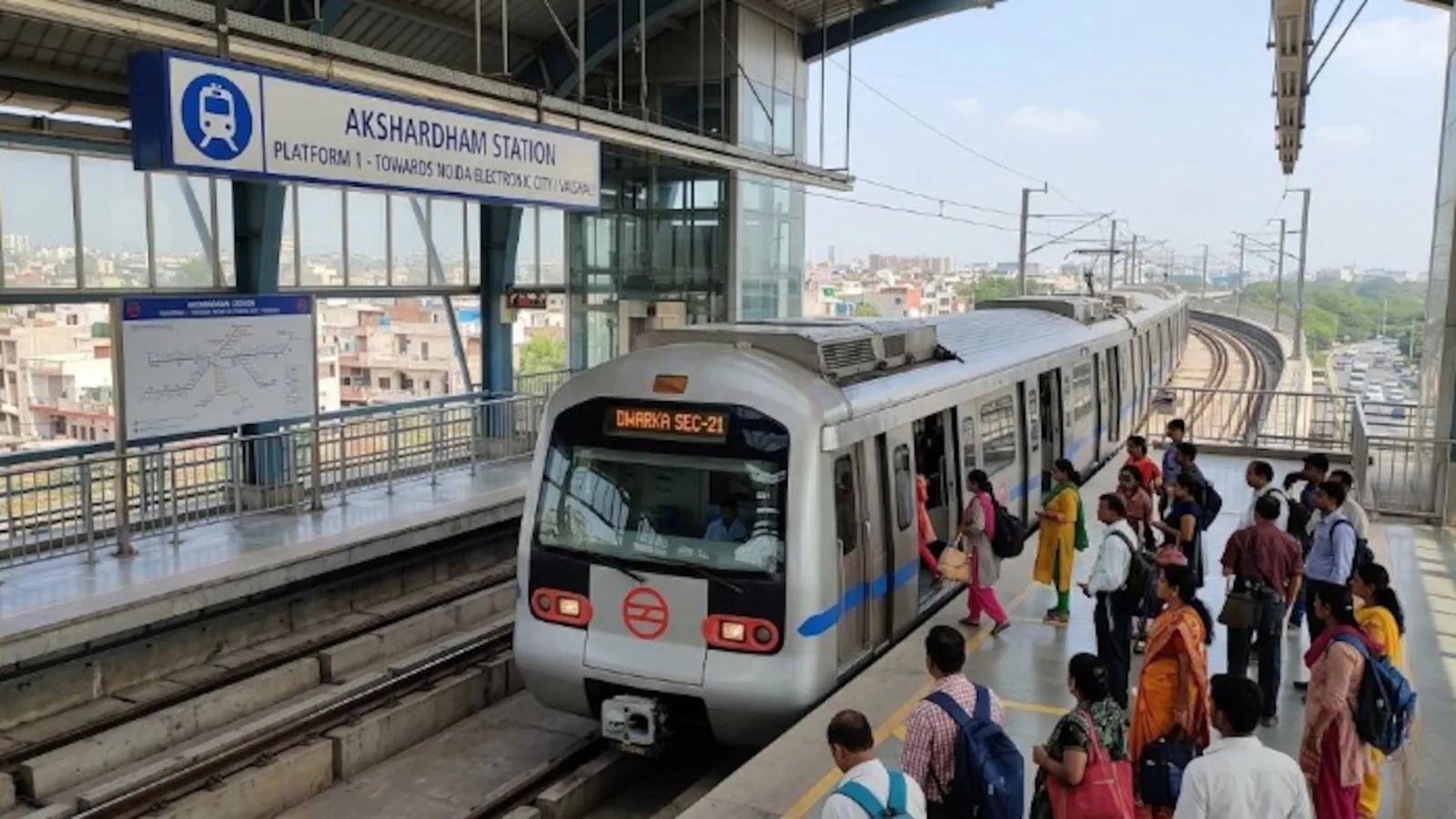 वांगचुक से बातचीत के संकेत , दिल्ली के 16 मेट्रो स्टेशन बंद
