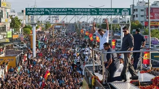 करूर रैली भगदड़ में मृतकों के परिजनों को विजय देंगे 20 लाख, घायलों को 2 लाख की मदद