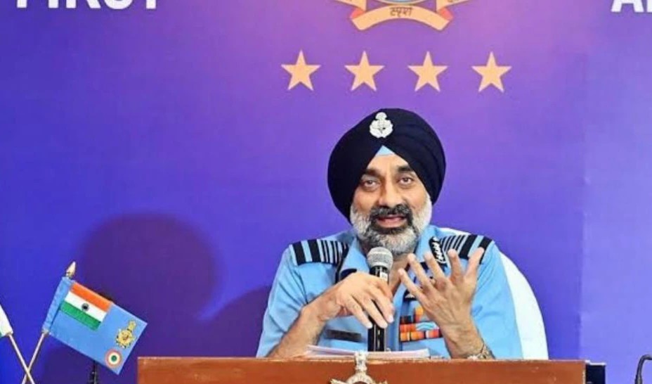 ऑपरेशन सिंदूर में 5 पाकिस्तानी लड़ाकू विमान मार गिराए गए: वायुसेना प्रमुख का शहबाज शरीफ को करारा जवाब