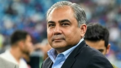 एशिया कप ट्रॉफी विवाद गहराया, मोहसिन नक़वी को भारत को न सौंपने की दी गई सलाह