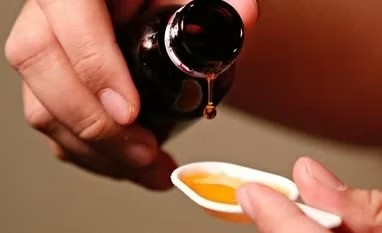 कोल्डरिफ कफ सिरप पर बैन: बच्चों की मौतों के बाद राज्यों में हड़कंप, जांच तेज