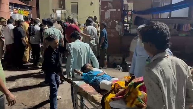 जयपुर अस्पताल अग्निकांड: परिजनों ने सुरक्षा लापरवाही का लगाया आरोप, राजस्थान सरकार ने जांच समिति गठित की
