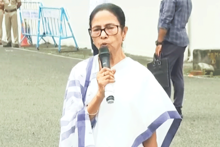ममता बनर्जी ने नॉर्थ बंगाल के पर्यटकों से कहा: “जहाँ हैं वहीं रहें, पुलिस करेगी रेस्क्यू”