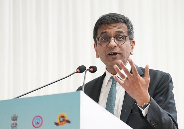 सुप्रीम कोर्ट में सीजेआई बी.आर. गवई पर जूता फेंकने की कोशिश, वकील राकेश किशोर बोले – “मैं उनकी टिप्पणी से बेहद आहत था”