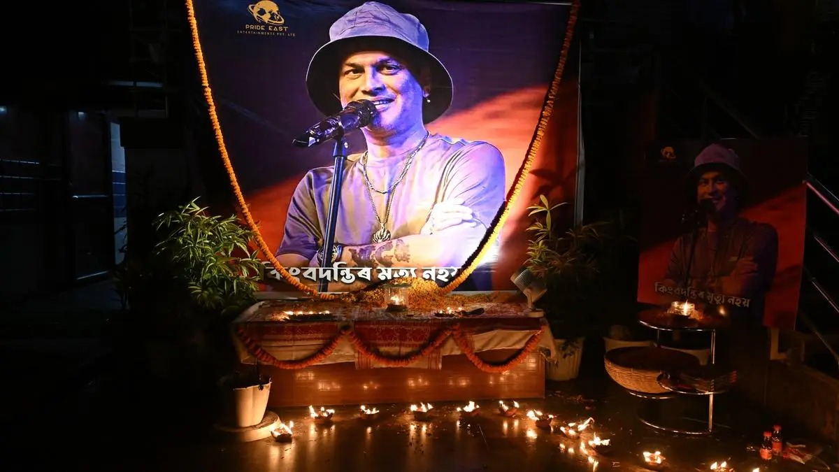 जुबिन गर्ग की मौत की जांच में नया मोड़: कजिन और मैनेजर के बाद दो सुरक्षा कर्मी गिरफ्तार