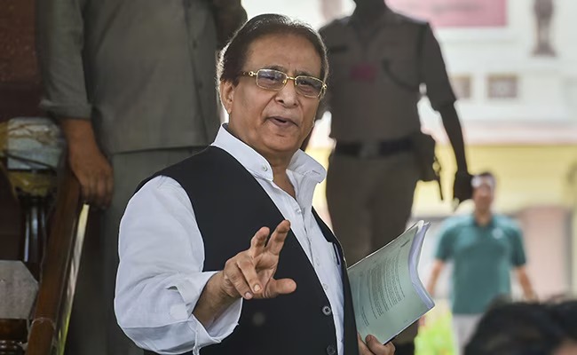 जेल से रिहाई के कुछ ही दिनों बाद अज़म खान की सुरक्षा बहाल
