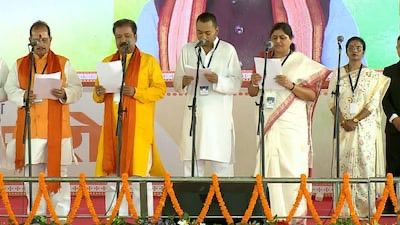 बिहार कैबिनेट का विस्तार: नीतीश कुमार के बेटे निशांत समेत 32 नेताओं ने मंत्री पद की शपथ ली