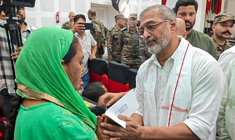 ऑपरेशन सिंदूर के बाद नाना पाटेकर का बड़ा कदम, पाकिस्तान की गोलाबारी से प्रभावित परिवारों को 42 लाख की मदद